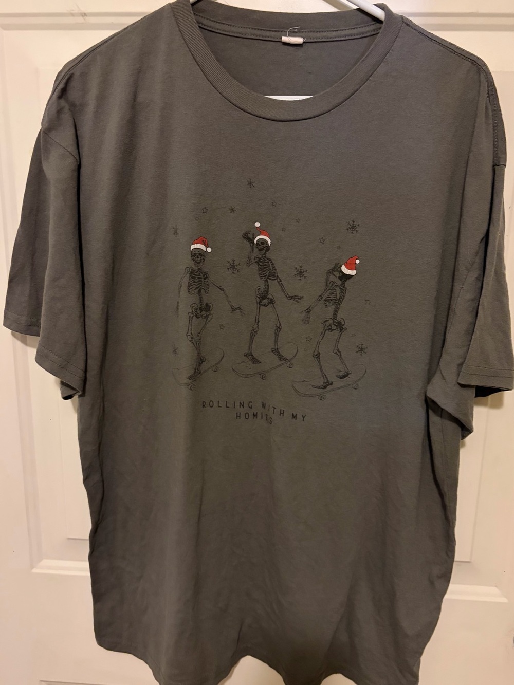 Rolling with My Homies Christmas T-shirt Adult Skateboarding Santa size XL